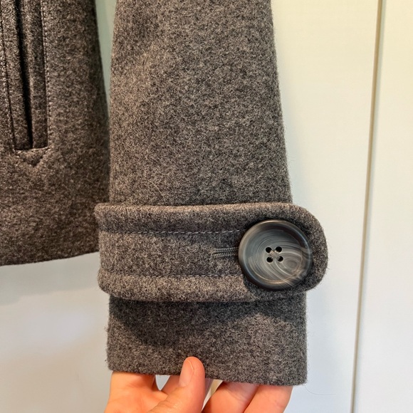 Vintage-style Banana Republic dbl breasted gray wool coat. Like-new fully lined - Picture 3 of 16